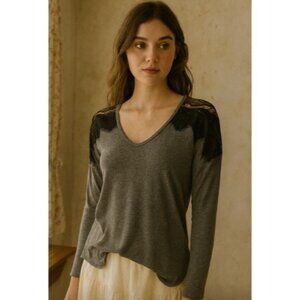 Red Haute Women’s Knit Top Size M Medium Gray Long Sleeve Black Lace Detail